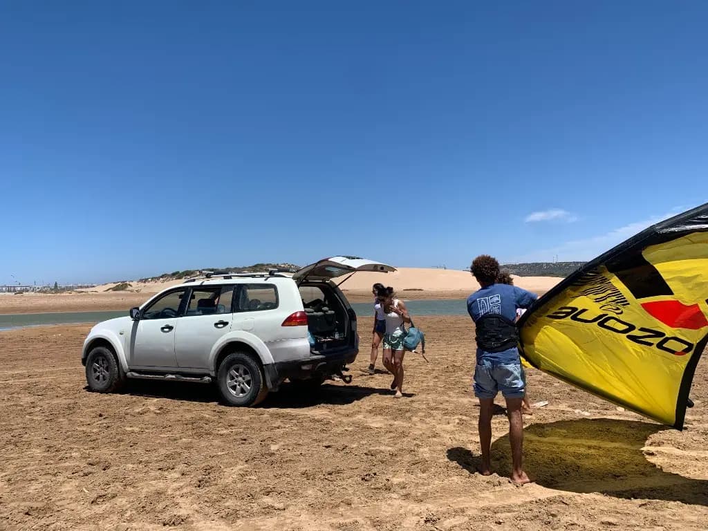 Technical kitesurf jumps: complete pop, grab and progression guide 2026